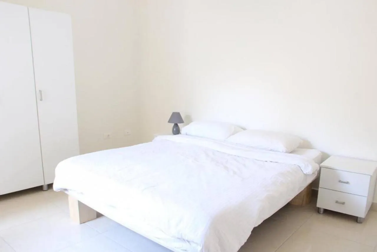 Modern 3Br Apt Next To Hotel Dieu Бейрут